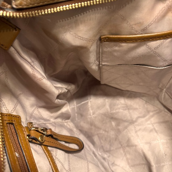 Michael Kors Aria Leather Top Zip Large Tote Handbag Tan/Brown - Picture 9 of 16